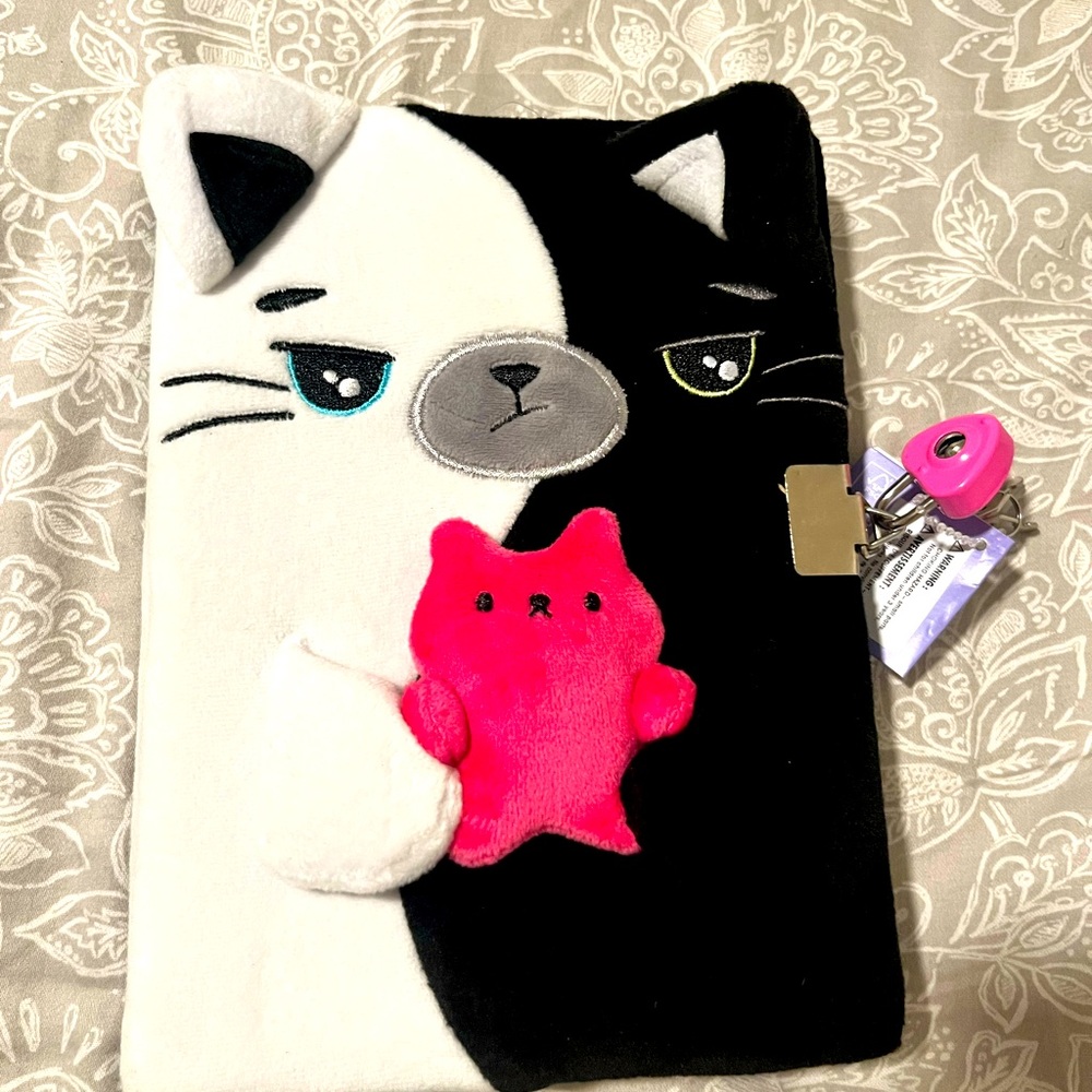 Cute cat notepad . - Picture 3 of 4